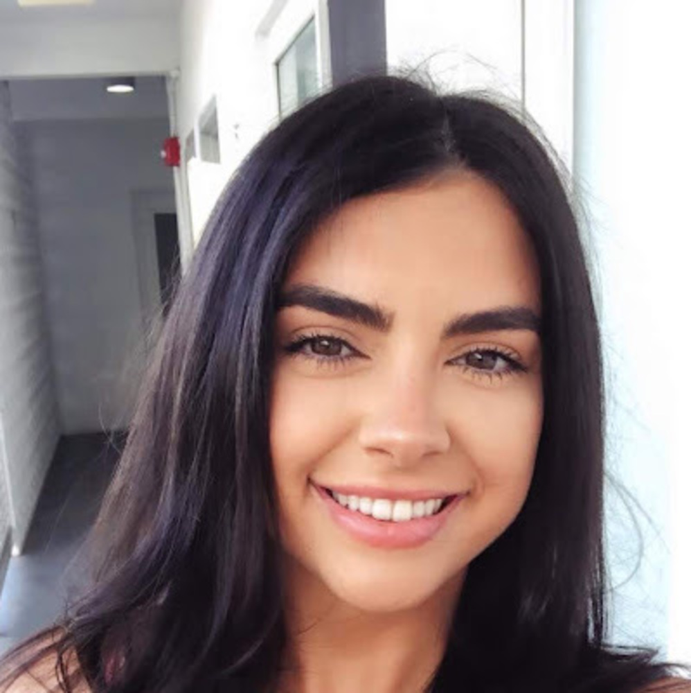 Meet your Posher, Daniella